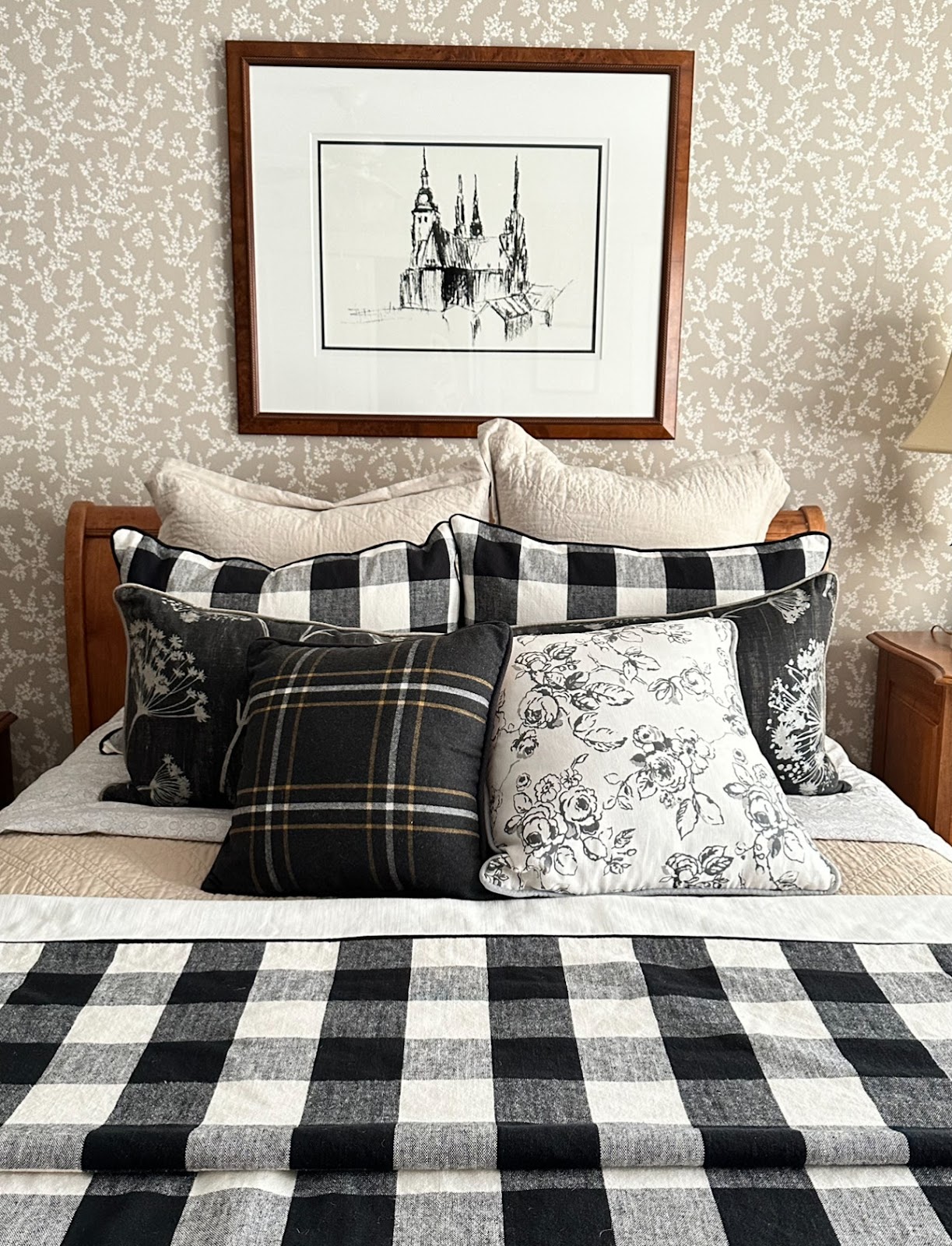 black and white custom upholstery in a Chattanooga home.